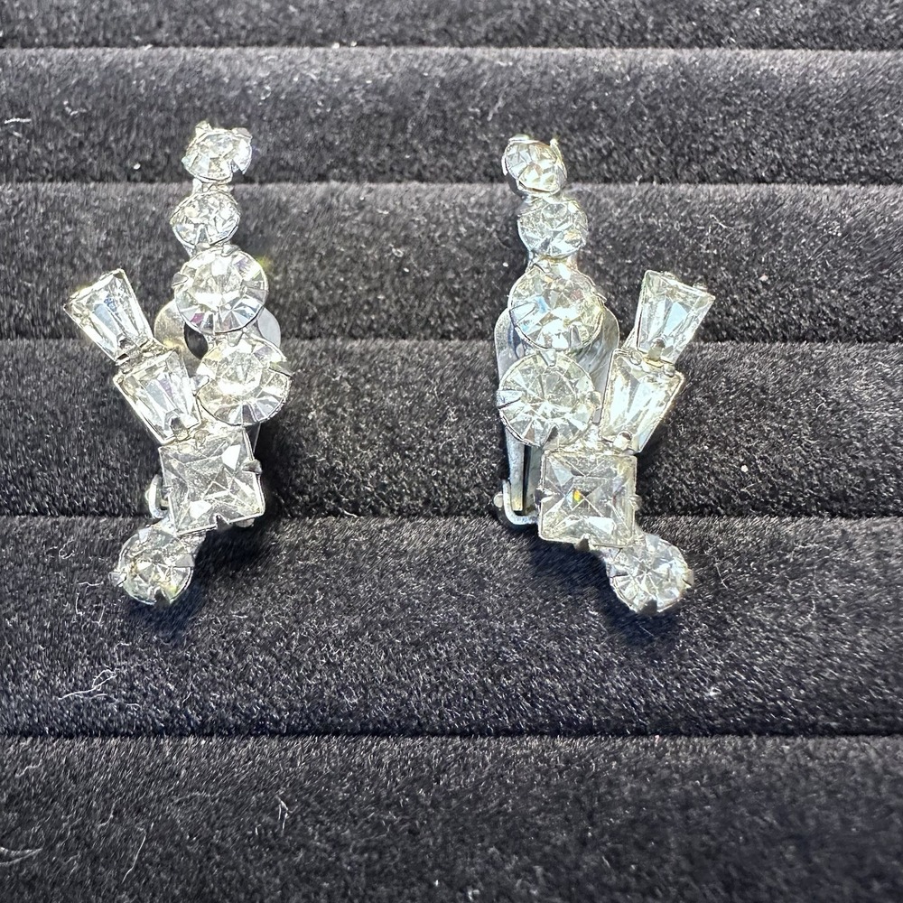 Vintage‎ Prong Set Clear Sparkling Rhinestone And Silver Clip-On Earrings